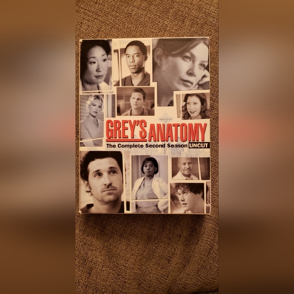 Greys Anatomy DVDs - Season 2 - Picture 1 of 3